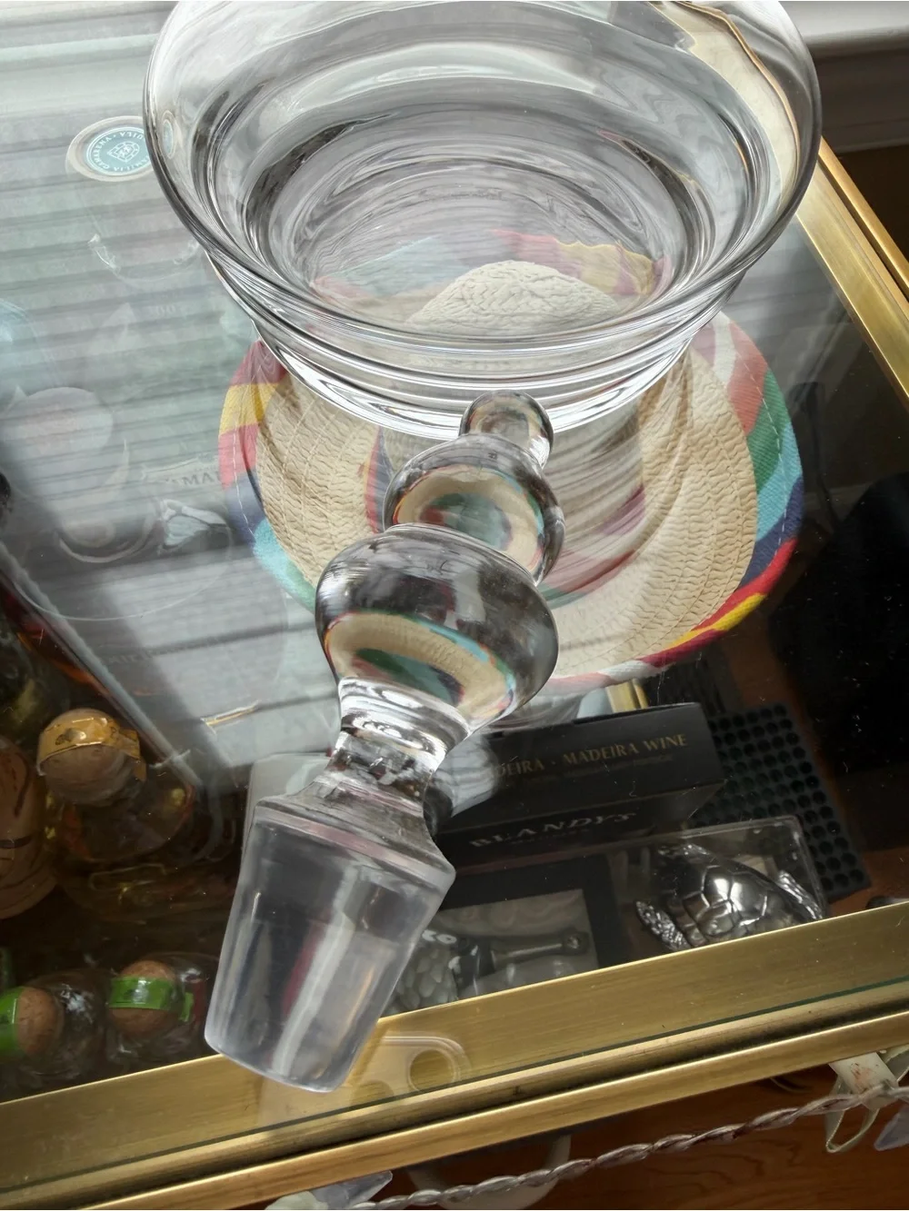 2013 Elegant Crate & Barrel clear glass wine decanter with glass stopper